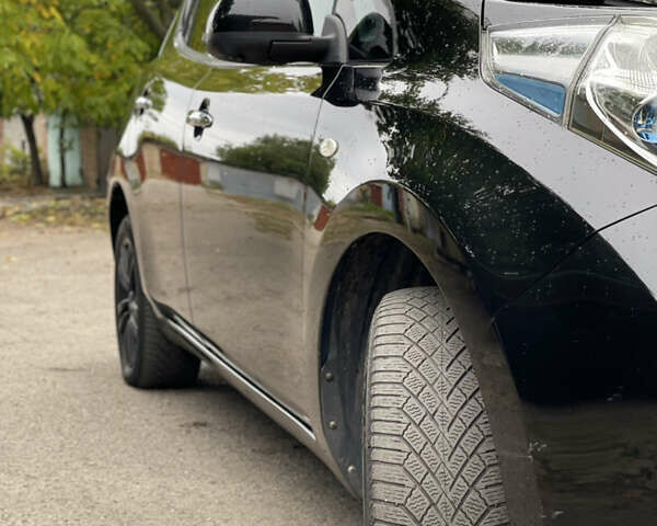 Чорний Ніссан Ліф, об'ємом двигуна 0 л та пробігом 115 тис. км за 7750 $, фото 22 на Automoto.ua