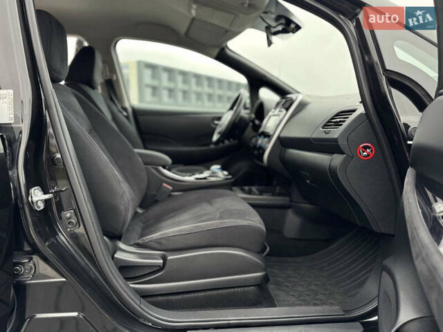 Черный Ниссан Лиф, объемом двигателя 0 л и пробегом 100 тыс. км за 5999 $, фото 16 на Automoto.ua