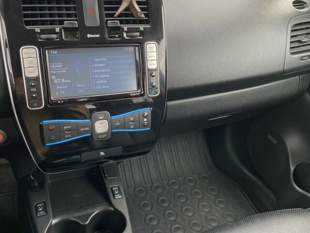 Черный Ниссан Лиф, объемом двигателя 0 л и пробегом 186 тыс. км за 6950 $, фото 10 на Automoto.ua