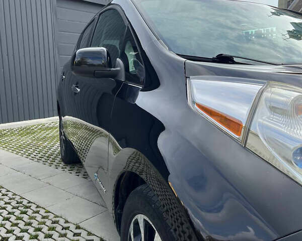 Черный Ниссан Лиф, объемом двигателя 0 л и пробегом 120 тыс. км за 5700 $, фото 7 на Automoto.ua