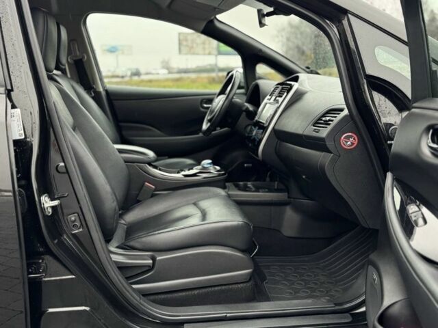 Черный Ниссан Лиф, объемом двигателя 0 л и пробегом 125 тыс. км за 6500 $, фото 15 на Automoto.ua