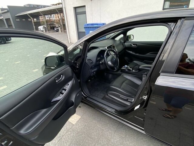 Черный Ниссан Лиф, объемом двигателя 0 л и пробегом 186 тыс. км за 6950 $, фото 5 на Automoto.ua