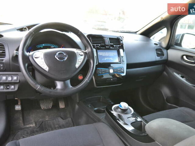 Чорний Ніссан Ліф, об'ємом двигуна 0 л та пробігом 126 тис. км за 6500 $, фото 17 на Automoto.ua