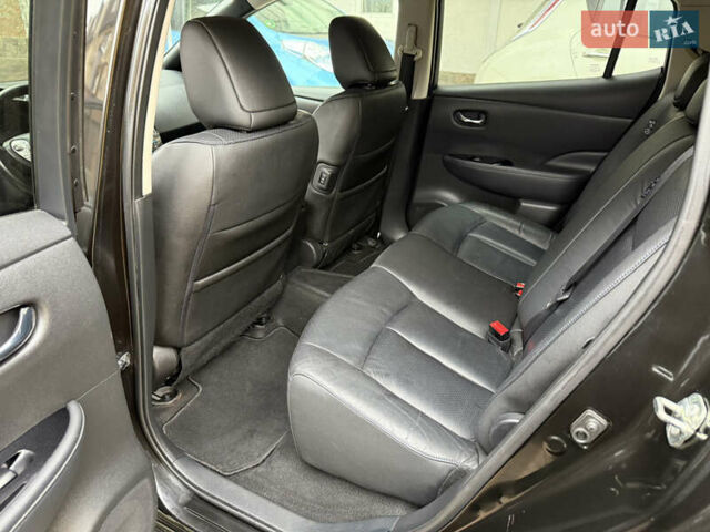 Черный Ниссан Лиф, объемом двигателя 0 л и пробегом 218 тыс. км за 6850 $, фото 17 на Automoto.ua