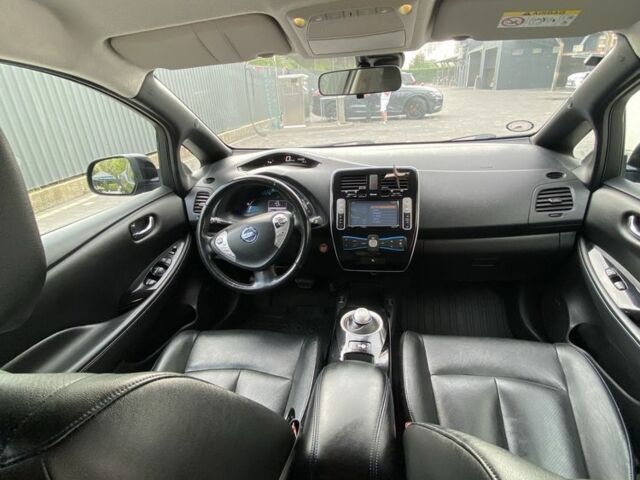 Черный Ниссан Лиф, объемом двигателя 0 л и пробегом 186 тыс. км за 6950 $, фото 8 на Automoto.ua