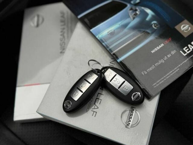 Черный Ниссан Лиф, объемом двигателя 0 л и пробегом 125 тыс. км за 6500 $, фото 20 на Automoto.ua