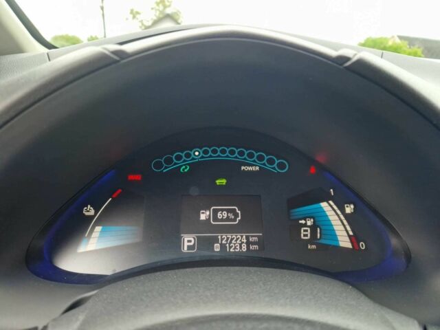 Черный Ниссан Лиф, объемом двигателя 0 л и пробегом 127 тыс. км за 6500 $, фото 11 на Automoto.ua