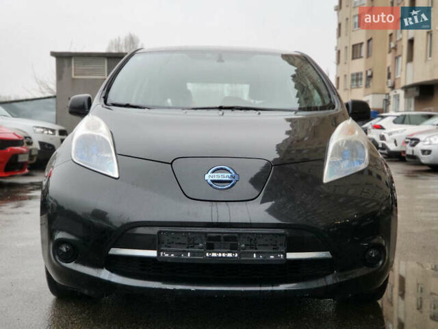 Черный Ниссан Лиф, объемом двигателя 0 л и пробегом 166 тыс. км за 6800 $, фото 2 на Automoto.ua