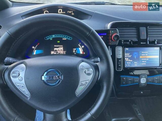 Черный Ниссан Лиф, объемом двигателя 0 л и пробегом 180 тыс. км за 5850 $, фото 19 на Automoto.ua