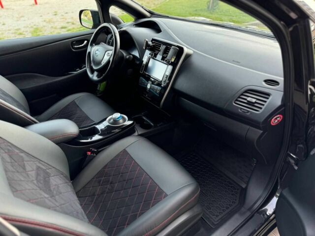 Чорний Ніссан Ліф, об'ємом двигуна 0 л та пробігом 180 тис. км за 6900 $, фото 4 на Automoto.ua