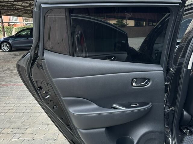 Чорний Ніссан Ліф, об'ємом двигуна 0 л та пробігом 170 тис. км за 6999 $, фото 15 на Automoto.ua