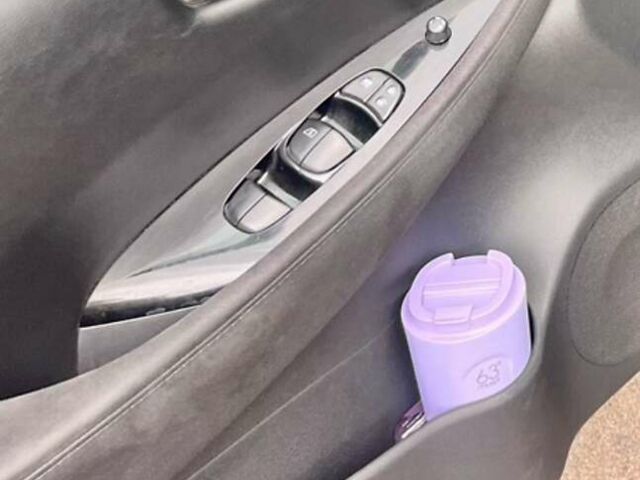 Чорний Ніссан Ліф, об'ємом двигуна 0 л та пробігом 141 тис. км за 5550 $, фото 13 на Automoto.ua