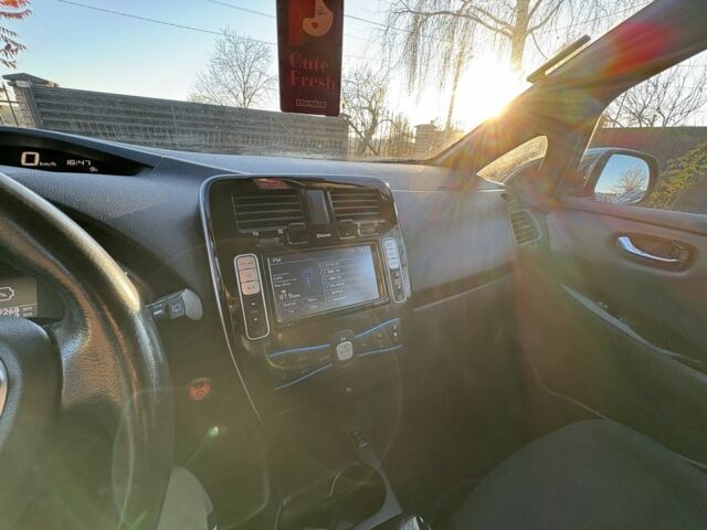 Чорний Ніссан Ліф, об'ємом двигуна 0 л та пробігом 102 тис. км за 5900 $, фото 23 на Automoto.ua