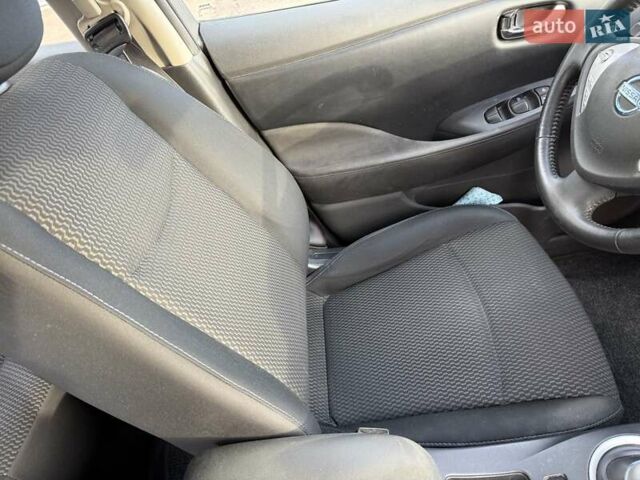 Чорний Ніссан Ліф, об'ємом двигуна 0 л та пробігом 123 тис. км за 6999 $, фото 24 на Automoto.ua