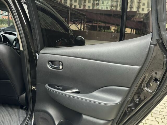 Чорний Ніссан Ліф, об'ємом двигуна 0 л та пробігом 170 тис. км за 6999 $, фото 14 на Automoto.ua