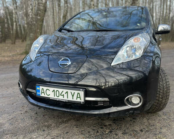 Черный Ниссан Лиф, объемом двигателя 0 л и пробегом 125 тыс. км за 6199 $, фото 5 на Automoto.ua