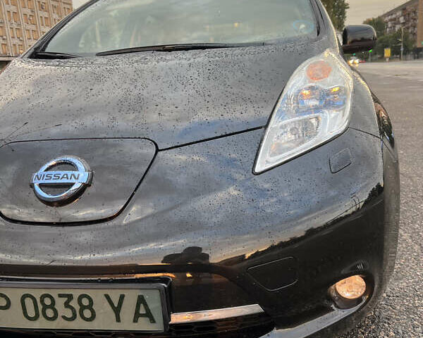 Черный Ниссан Лиф, объемом двигателя 0 л и пробегом 104 тыс. км за 8500 $, фото 9 на Automoto.ua