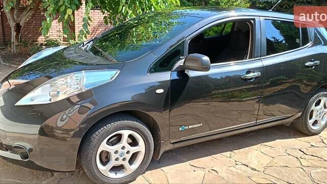 Чорний Ніссан Ліф, об'ємом двигуна 0 л та пробігом 126 тис. км за 7000 $, фото 216 на Automoto.ua