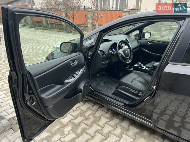 Черный Ниссан Лиф, объемом двигателя 0 л и пробегом 109 тыс. км за 7500 $, фото 6 на Automoto.ua