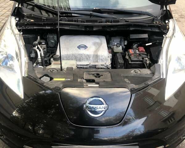 Черный Ниссан Лиф, объемом двигателя 0 л и пробегом 122 тыс. км за 6600 $, фото 6 на Automoto.ua