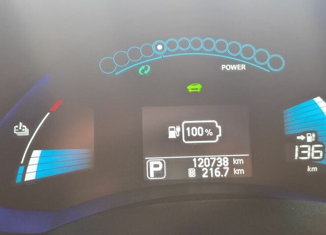 Черный Ниссан Лиф, объемом двигателя 0 л и пробегом 120 тыс. км за 7500 $, фото 16 на Automoto.ua