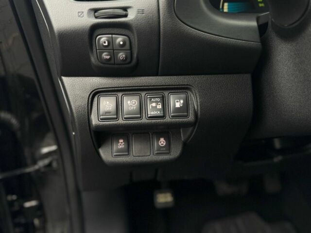 Черный Ниссан Лиф, объемом двигателя 0 л и пробегом 125 тыс. км за 6500 $, фото 8 на Automoto.ua