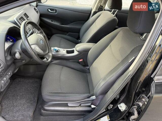 Черный Ниссан Лиф, объемом двигателя 0 л и пробегом 123 тыс. км за 6500 $, фото 10 на Automoto.ua