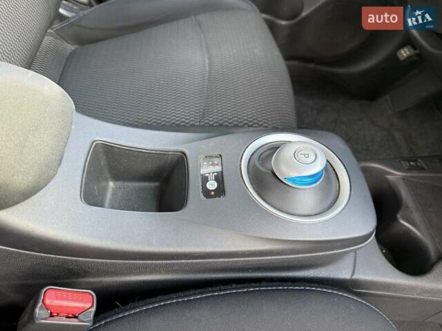 Чорний Ніссан Ліф, об'ємом двигуна 0 л та пробігом 123 тис. км за 6999 $, фото 25 на Automoto.ua