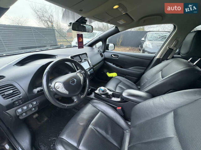 Черный Ниссан Лиф, объемом двигателя 0 л и пробегом 103 тыс. км за 5900 $, фото 21 на Automoto.ua
