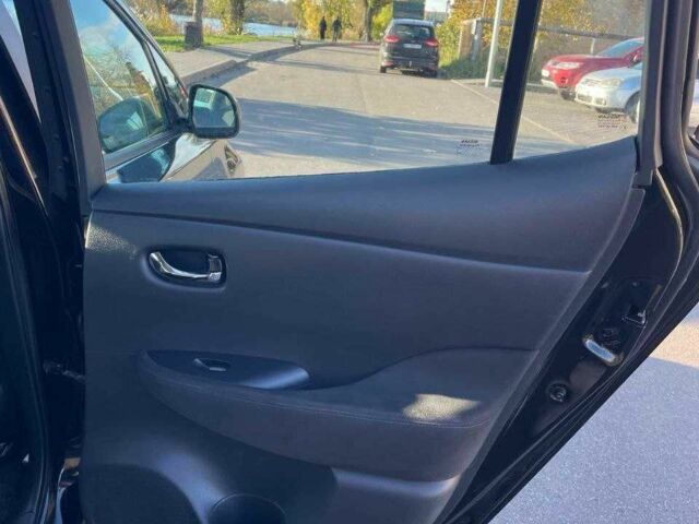 Ниссан Лиф 2014 в Киеве на Automoto.ua Черный Ниссан Лиф, объемом двигателя 0 л и пробегом 55 тыс. км за 6800 $, фото 7 на Automoto.ua