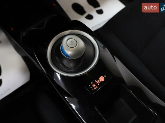 Чорний Ніссан Ліф, об'ємом двигуна 0 л та пробігом 55 тис. км за 6900 $, фото 48 на Automoto.ua