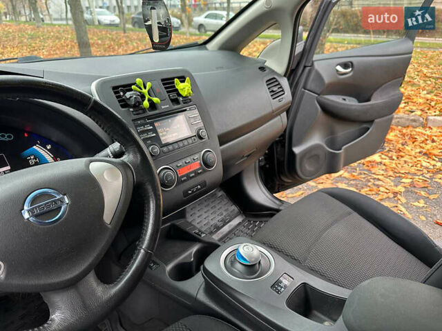Черный Ниссан Лиф, объемом двигателя 0 л и пробегом 164 тыс. км за 7200 $, фото 8 на Automoto.ua