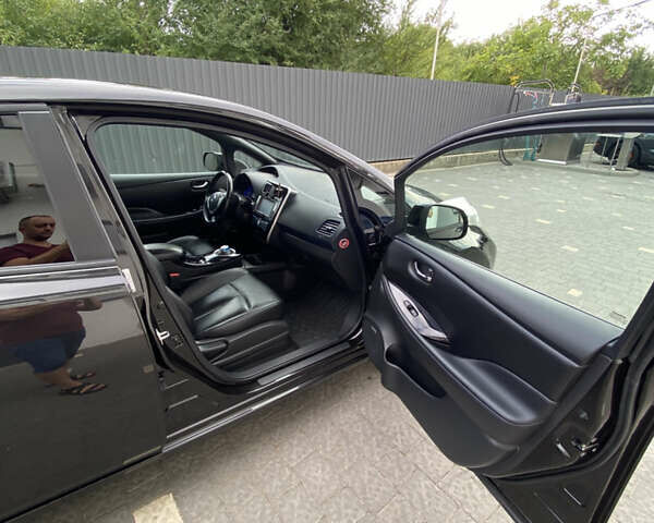 Ниссан Лиф 2014 в Ужгороде на Automoto.ua Черный Ниссан Лиф, объемом двигателя 0 л и пробегом 186 тыс. км за 6950 $, фото 8 на Automoto.ua