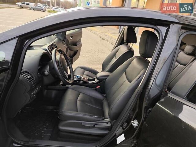 Чорний Ніссан Ліф, об'ємом двигуна 0 л та пробігом 120 тис. км за 6499 $, фото 24 на Automoto.ua