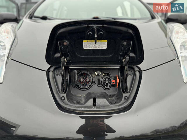 Черный Ниссан Лиф, объемом двигателя 0 л и пробегом 100 тыс. км за 6700 $, фото 19 на Automoto.ua