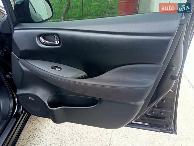 Чорний Ніссан Ліф, об'ємом двигуна 0 л та пробігом 70 тис. км за 7500 $, фото 68 на Automoto.ua