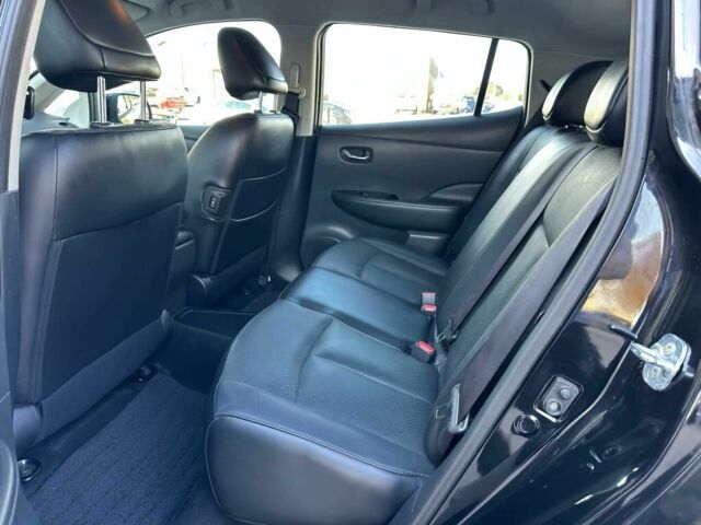 Черный Ниссан Лиф, объемом двигателя 0 л и пробегом 72 тыс. км за 1800 $, фото 12 на Automoto.ua