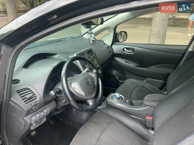 Черный Ниссан Лиф, объемом двигателя 0 л и пробегом 100 тыс. км за 7200 $, фото 6 на Automoto.ua