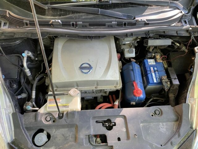 Черный Ниссан Лиф, объемом двигателя 0 л и пробегом 190 тыс. км за 11200 $, фото 5 на Automoto.ua