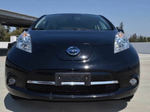 Черный Ниссан Лиф, объемом двигателя 0 л и пробегом 77 тыс. км за 1900 $, фото 1 на Automoto.ua