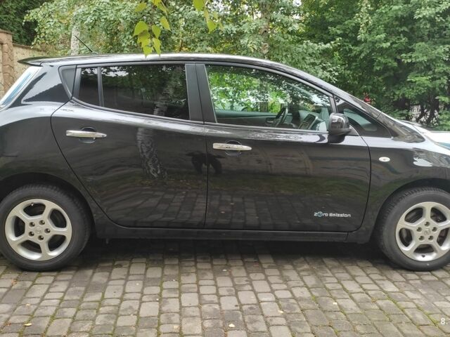 Черный Ниссан Лиф, объемом двигателя 0 л и пробегом 134 тыс. км за 6500 $, фото 11 на Automoto.ua