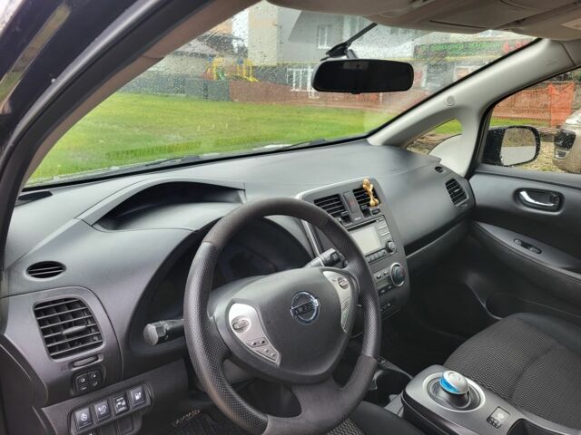 Чорний Ніссан Ліф, об'ємом двигуна 0 л та пробігом 100 тис. км за 6500 $, фото 7 на Automoto.ua