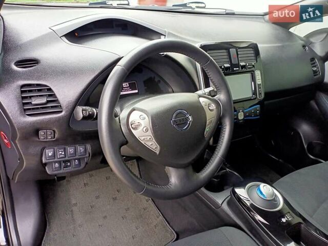 Чорний Ніссан Ліф, об'ємом двигуна 0 л та пробігом 70 тис. км за 7500 $, фото 48 на Automoto.ua