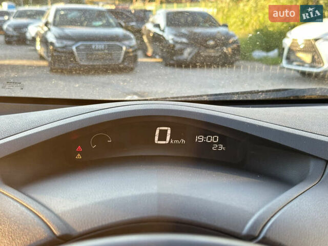 Чорний Ніссан Ліф, об'ємом двигуна 0 л та пробігом 70 тис. км за 7700 $, фото 26 на Automoto.ua