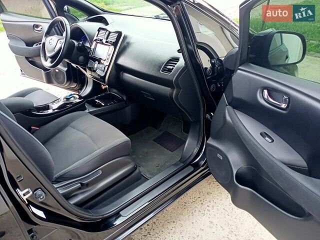 Чорний Ніссан Ліф, об'ємом двигуна 0 л та пробігом 70 тис. км за 7500 $, фото 67 на Automoto.ua