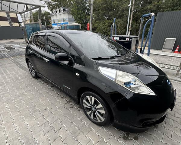 Чорний Ніссан Ліф, об'ємом двигуна 0 л та пробігом 95 тис. км за 7000 $, фото 1 на Automoto.ua