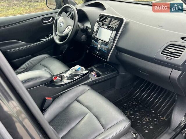 Черный Ниссан Лиф, объемом двигателя 0 л и пробегом 128 тыс. км за 6850 $, фото 23 на Automoto.ua