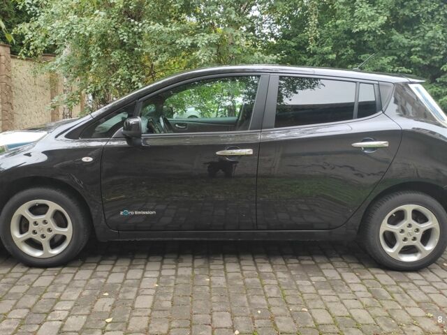 Черный Ниссан Лиф, объемом двигателя 0 л и пробегом 134 тыс. км за 6500 $, фото 2 на Automoto.ua