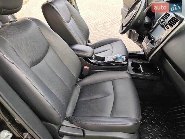 Чорний Ніссан Ліф, об'ємом двигуна 0 л та пробігом 120 тис. км за 6499 $, фото 63 на Automoto.ua