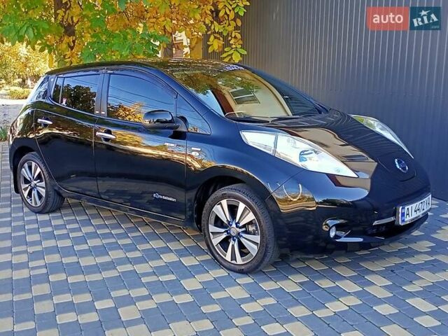 Чорний Ніссан Ліф, об'ємом двигуна 0 л та пробігом 70 тис. км за 7500 $, фото 6 на Automoto.ua